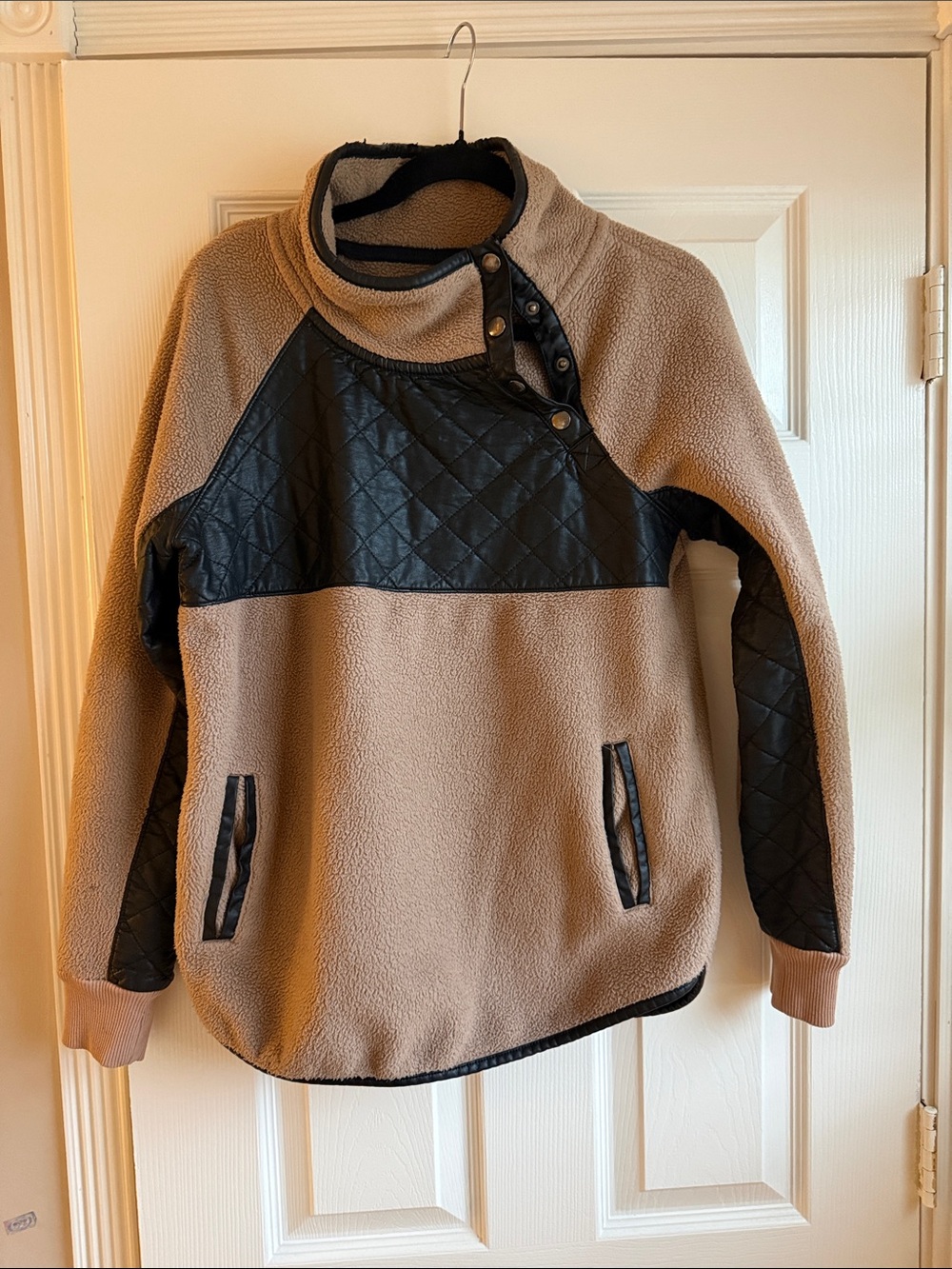 Abercrombie & Fitch Tan Sherpa Pullover with Black Quilted Panels